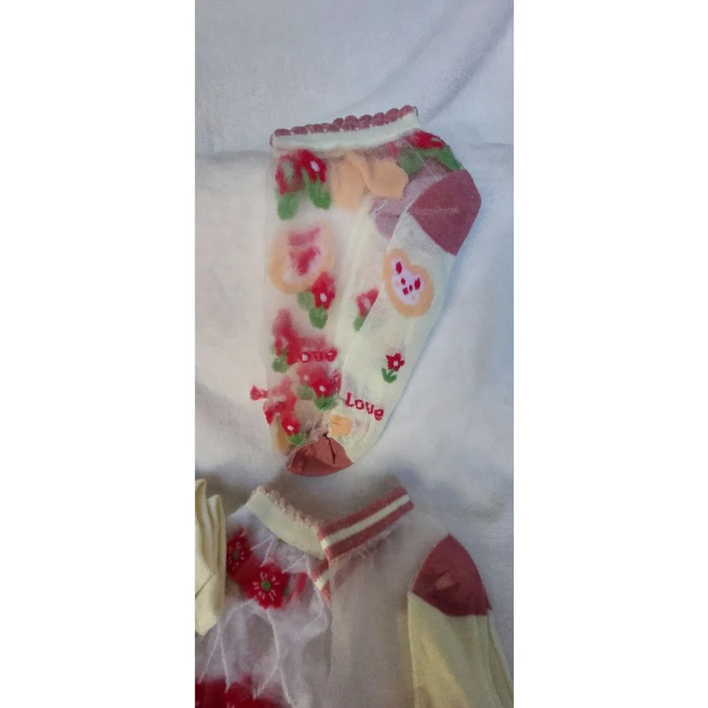 Love & Flowers are in the air. White & Red Floral Sheer Ankle Socks size W 7-9